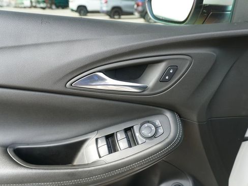 Used 2022 Buick Encore GX Select w/ Sport Touring Package image 17