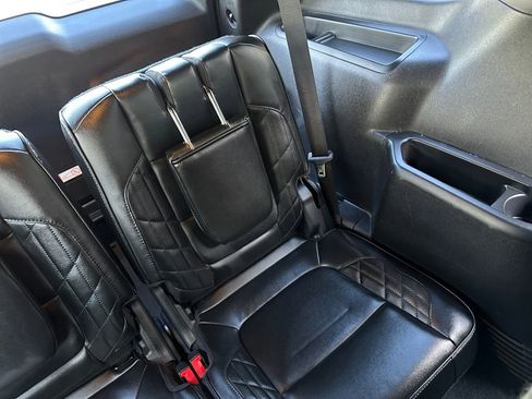 Used 2017 Ford Explorer Platinum image 37
