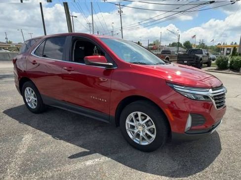 Used 2024 Chevrolet Equinox LT w/ LPO, Floor Liner Package AWD/4WD image 2