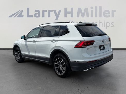 Used 2020 Volkswagen Tiguan SE w/ Panoramic Sunroof Package FWD image 3