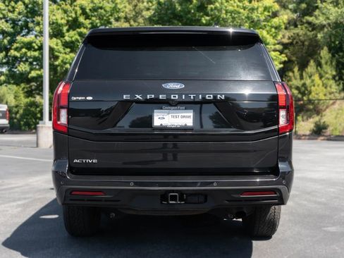 Used 2025 Ford Expedition Active RWD image 11