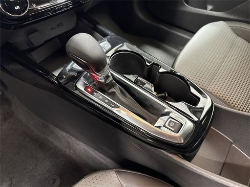 Certified 2025 Chevrolet Trax LT w/ Driver Confidence Package image 20