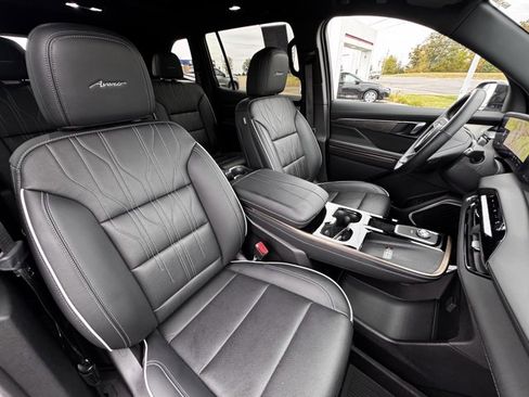 Used 2025 Buick Enclave Avenir w/ Super Cruise Package image 14