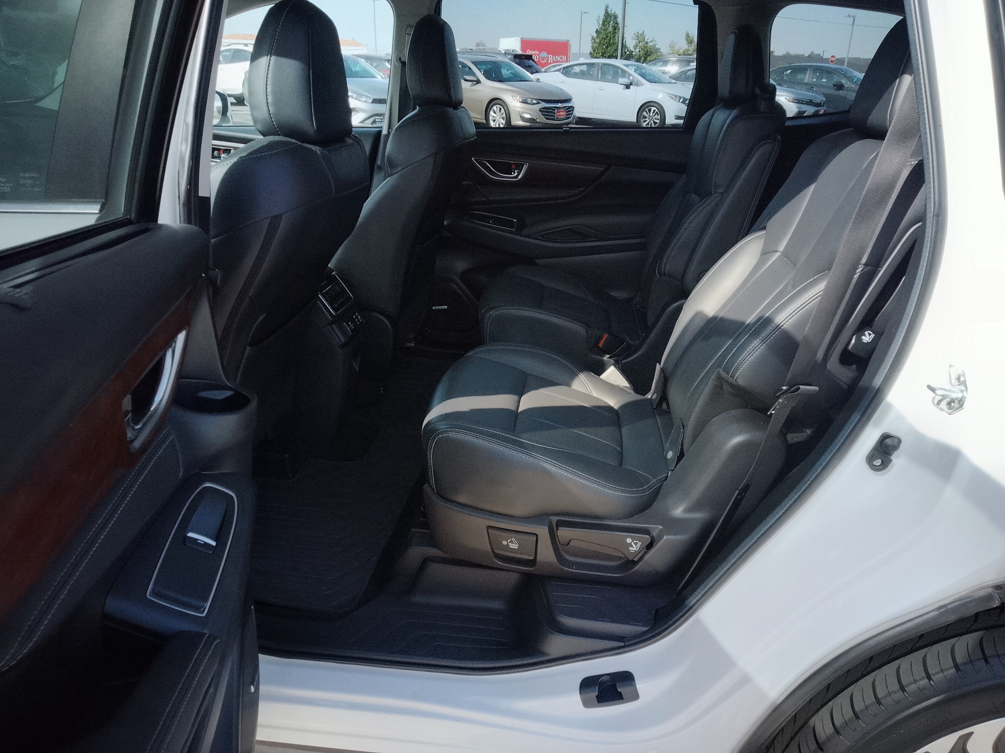 Used 2024 Subaru Ascent Touring w/ Popular Package #2 AWD/4WD image 11