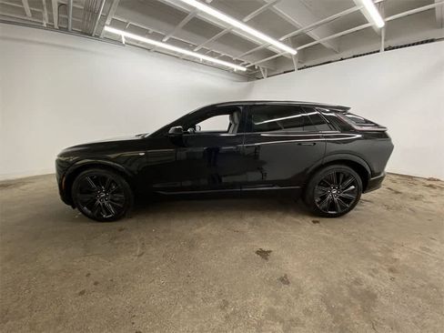 Certified 2025 Cadillac Lyriq Sport image 3