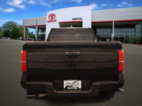 Certified 2025 Toyota Tacoma TRD Sport AWD/4WD image 5