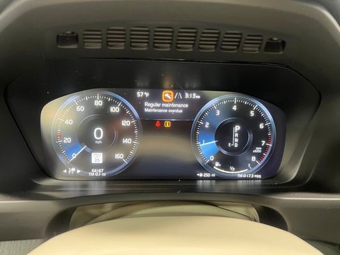 Used 2020 Volvo XC90 T6 Momentum w/ Protection Package image 32