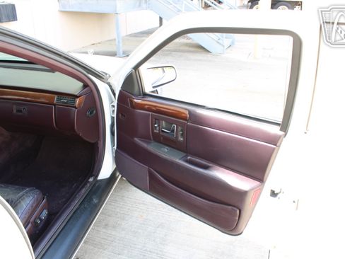 Used 1996 Cadillac Seville SLS FWD image 18
