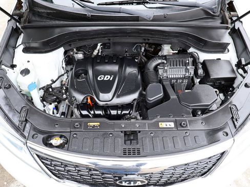 Used 2015 Kia Sorento LX image 12