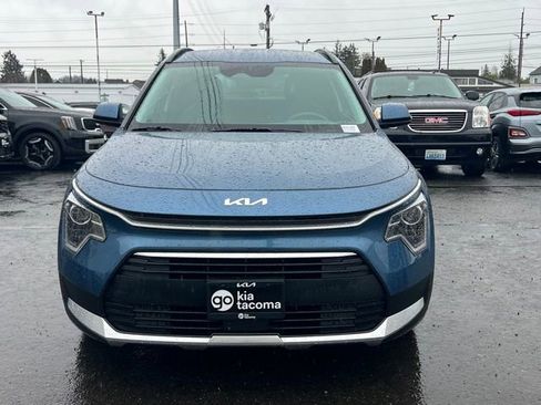 Certified 2025 Kia Niro EX w/ EX Cold Weather Package image 6