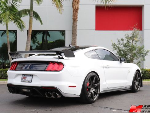 Used 2020 Ford Mustang Shelby GT500 w/ Carbon Fiber Track Pack image 21