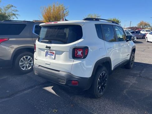 Used 2023 Jeep Renegade Latitude AWD/4WD image 4