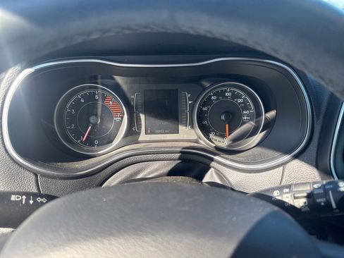 Used 2019 Jeep Cherokee Latitude Plus w/ Comfort/Convenience Group image 15