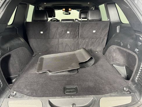 Used 2018 Jeep Grand Cherokee Limited AWD/4WD image 9
