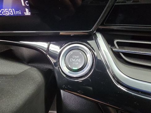 Used 2024 Chevrolet Trax RS FWD image 23