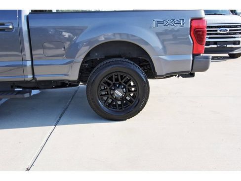 Used 2022 Ford F350 Lariat w/ Black Appearance Package AWD/4WD image 31