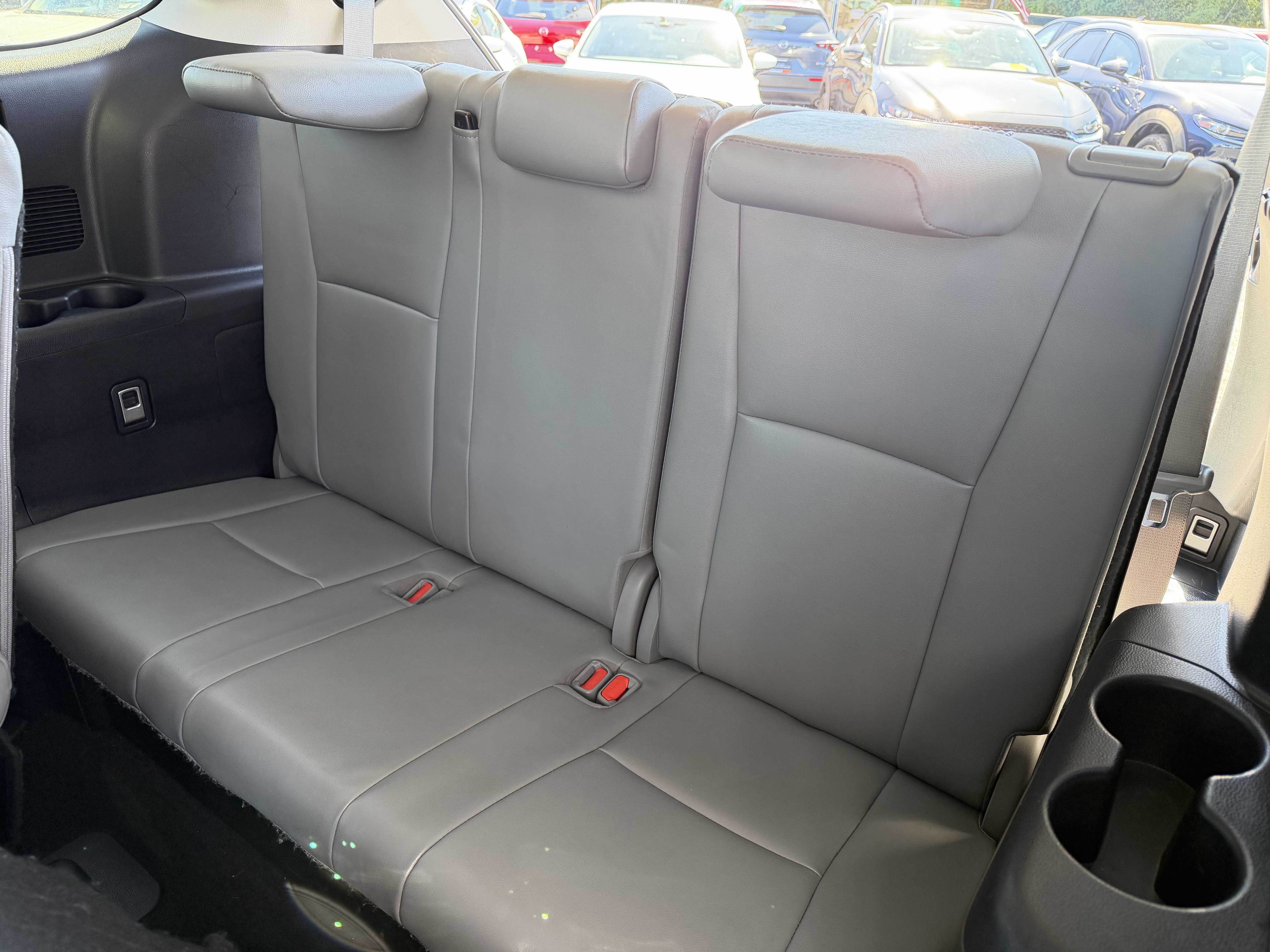Used 2022 Toyota Highlander XLE AWD/4WD image 26