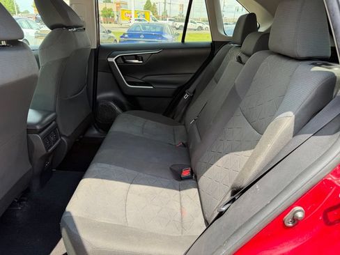 Used 2022 Toyota RAV4 XLE w/ Convenience Package FWD image 13
