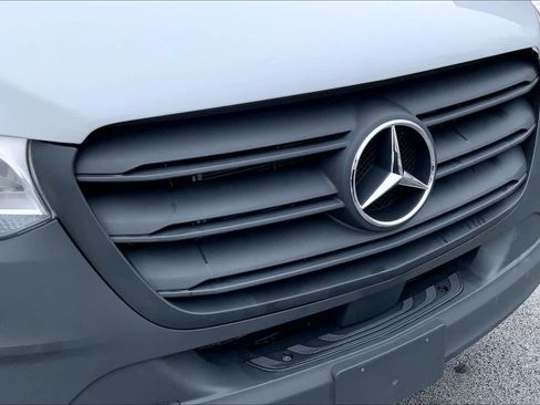 Used 2025 Mercedes-Benz Sprinter 2500 image 31
