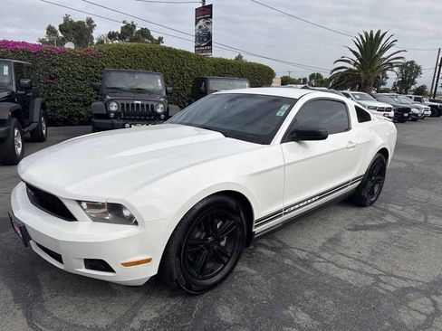 Used 2012 Ford Mustang Coupe RWD image 3