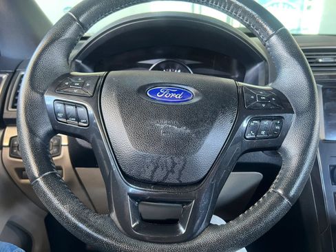 Used 2019 Ford Explorer XLT w/ Equipment Group 201A FWD image 13
