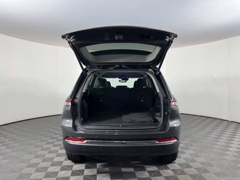 Used 2023 Jeep Grand Cherokee Limited image 54