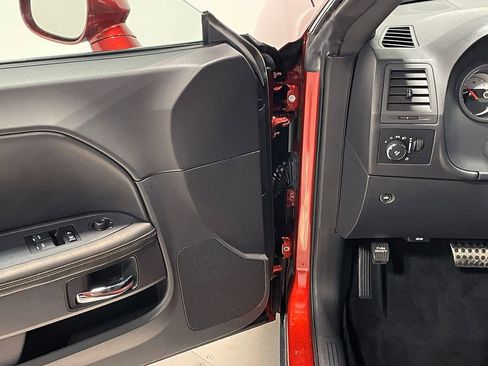 Used 2014 Dodge Challenger SXT image 71