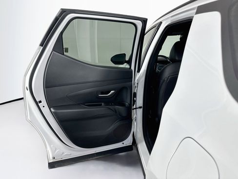 Used 2025 Hyundai Santa Cruz SEL FWD image 25