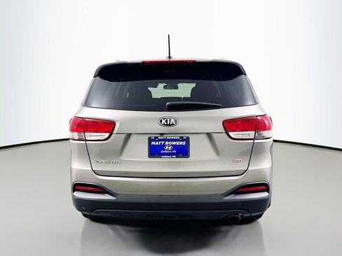 Used 2017 Kia Sorento FWD image 6