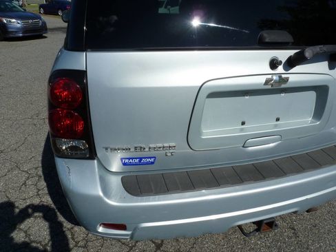 Used 2008 Chevrolet TrailBlazer LT w/ Sun And Sound Package AWD/4WD image 9