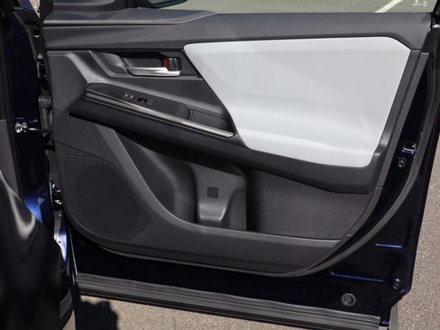 New 2026 Subaru Solterra Premium image 21