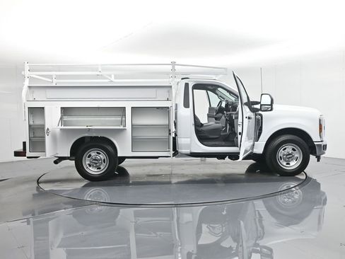 New 2025 Ford F350 XL w/ XL Chrome Package RWD image 4