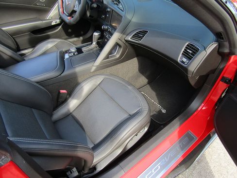Used 2015 Chevrolet Corvette Stingray Convertible w/ 2LT Preferred Equipment Group RWD image 13