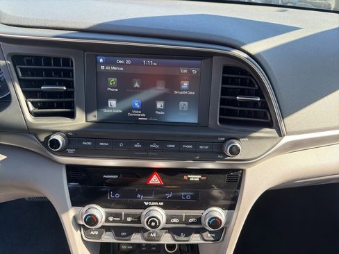 Used 2020 Hyundai Elantra SEL image 12