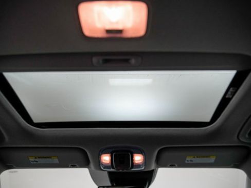 Used 2025 Hyundai Elantra SEL image 27