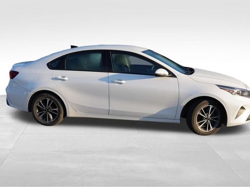 Certified 2024 Kia Forte LXS w/ LXS Technology Package FWD image 2