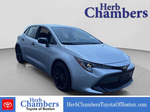 Used 2021 Toyota Corolla SE FWD image 1