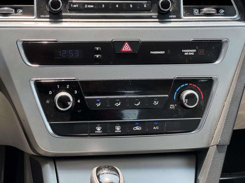 Used 2015 Hyundai Sonata SE FWD image 10
