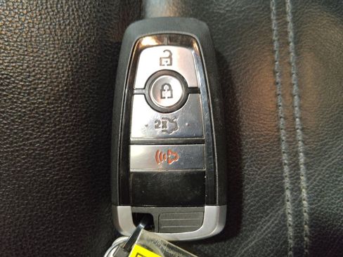 Used 2020 Ford EcoSport Titanium image 32