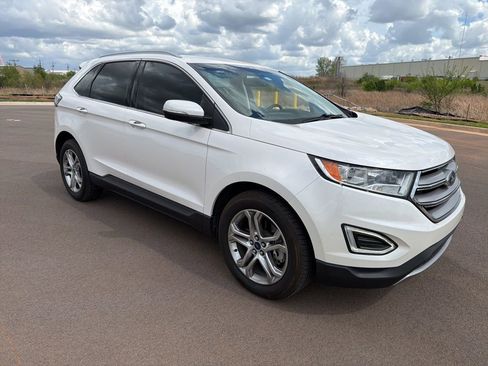 Used 2016 Ford Edge Titanium w/ Technology Package image 4
