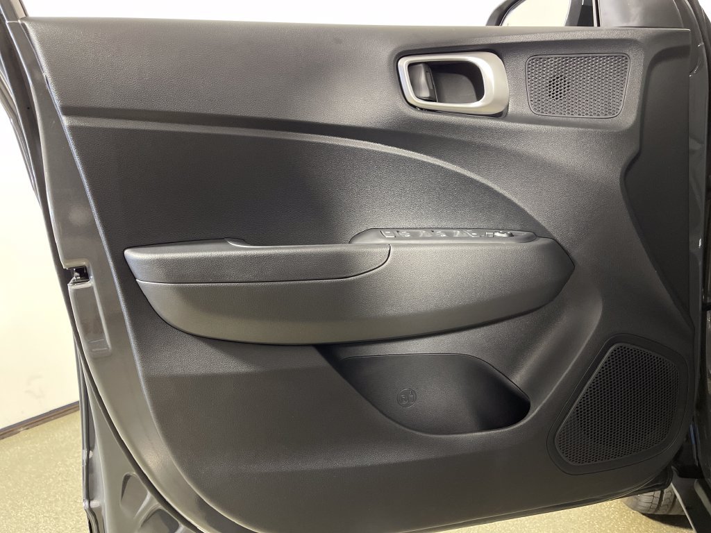 New 2026 Hyundai Venue SEL FWD image 19