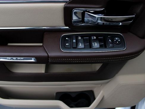 Used 2018 RAM 2500 Laramie w/ Convenience Group image 13