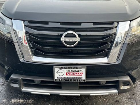 Certified 2025 Nissan Pathfinder SL AWD/4WD image 8