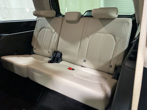 Used 2023 Ford Expedition Platinum image 20