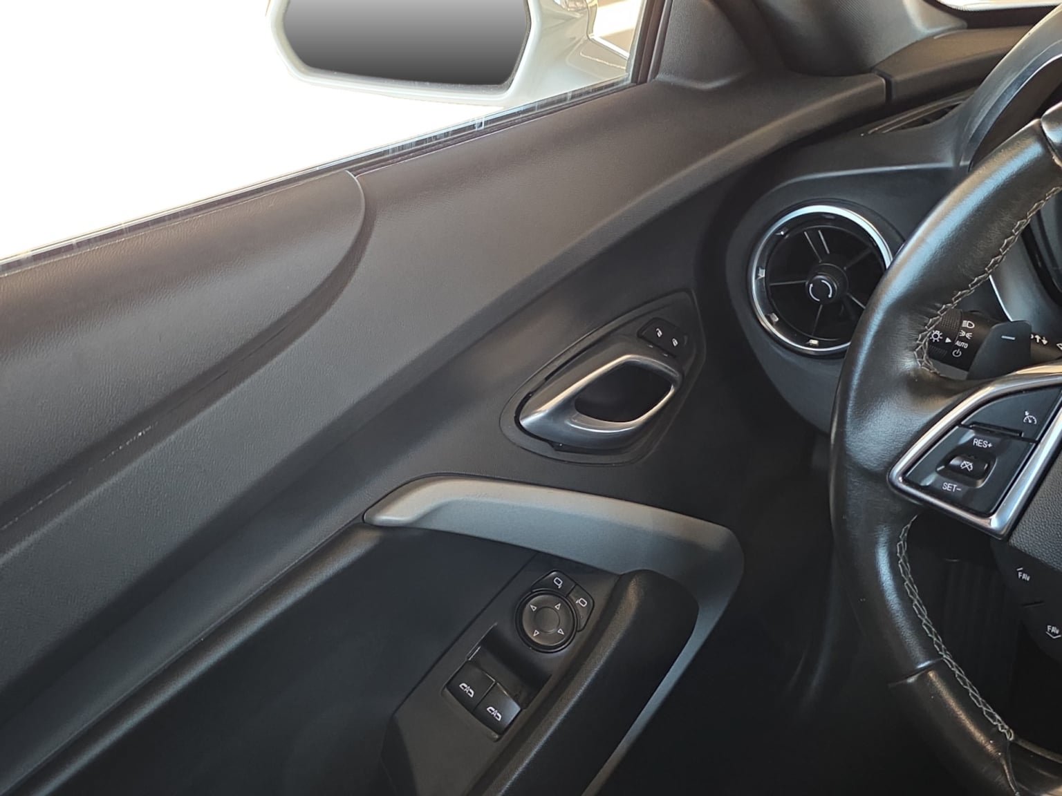 Used 2023 Chevrolet Camaro LT RWD image 21