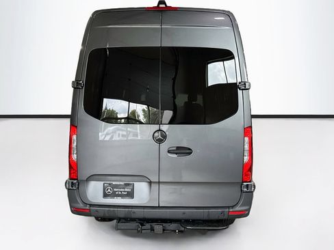 Used 2024 Mercedes-Benz Sprinter 2500 image 6