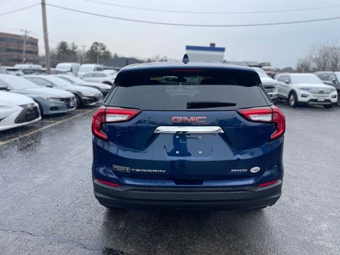 Used 2022 GMC Terrain SLE image 4