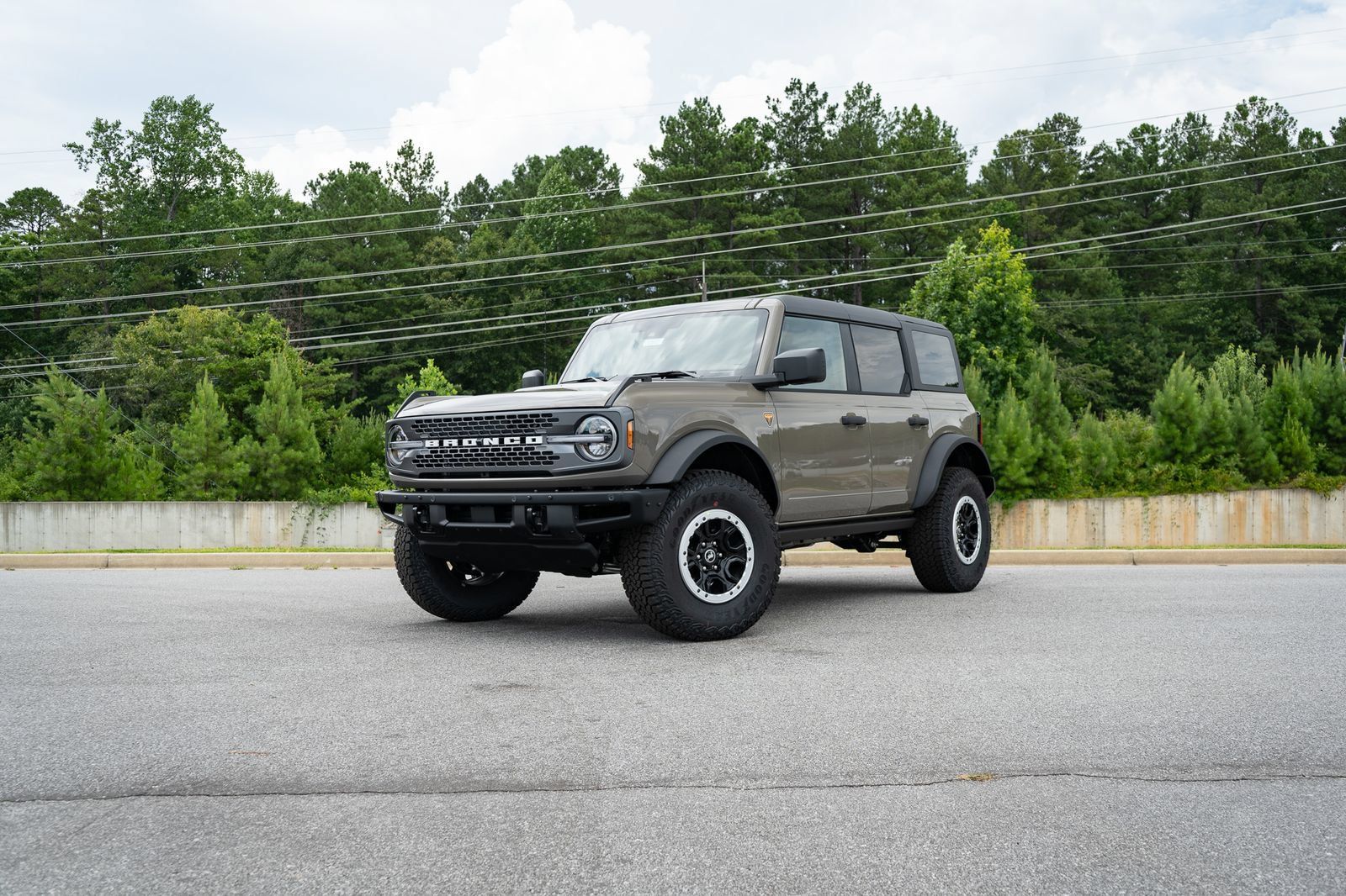 New 2026 Ford Bronco Badlands AWD/4WD image 1