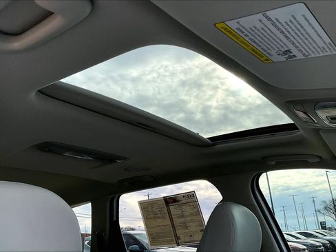 Used 2024 Kia Telluride S w/ S Sunroof Package image 29