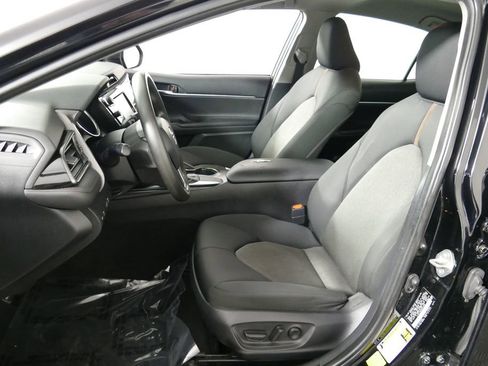 Used 2019 Toyota Camry LE image 16